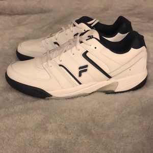 Fila mens tennis shoes New